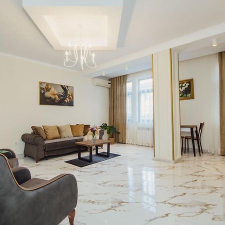 Ekaterine'S Apartments Batumi Ngoại thất bức ảnh