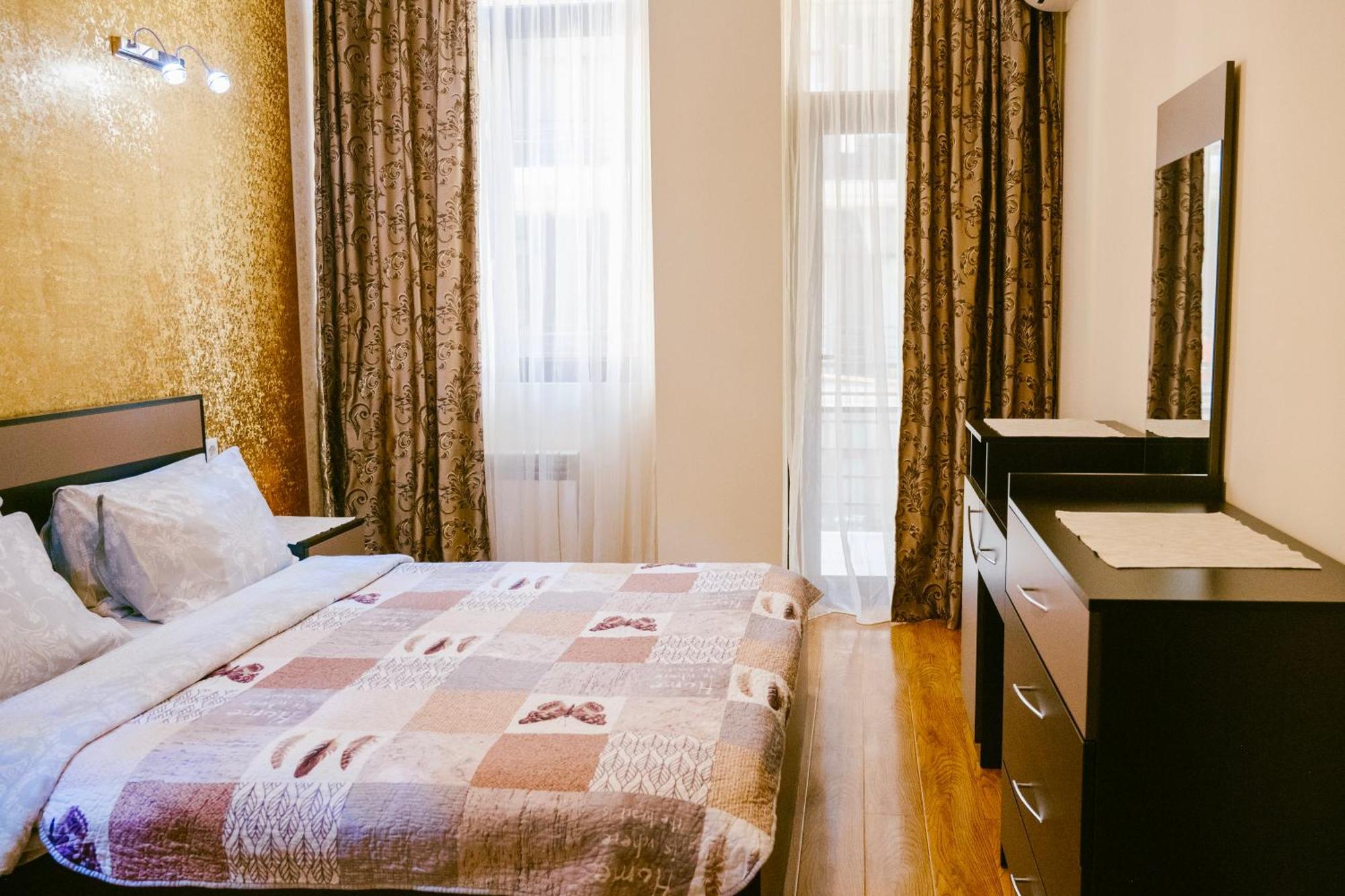 Ekaterine'S Apartments Batumi Ngoại thất bức ảnh