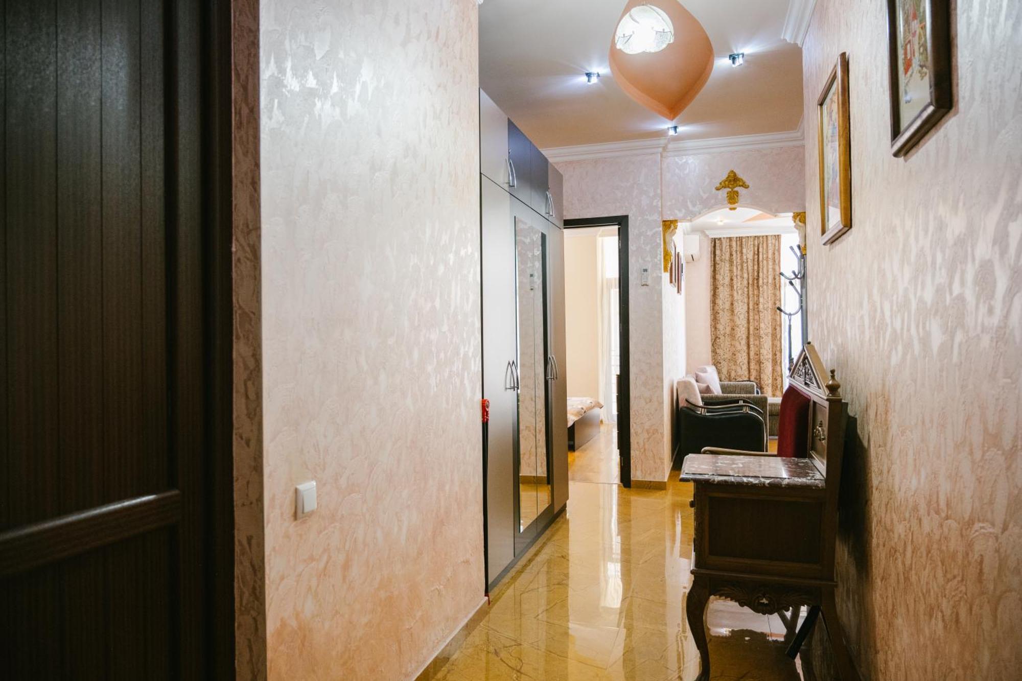 Ekaterine'S Apartments Batumi Phòng bức ảnh