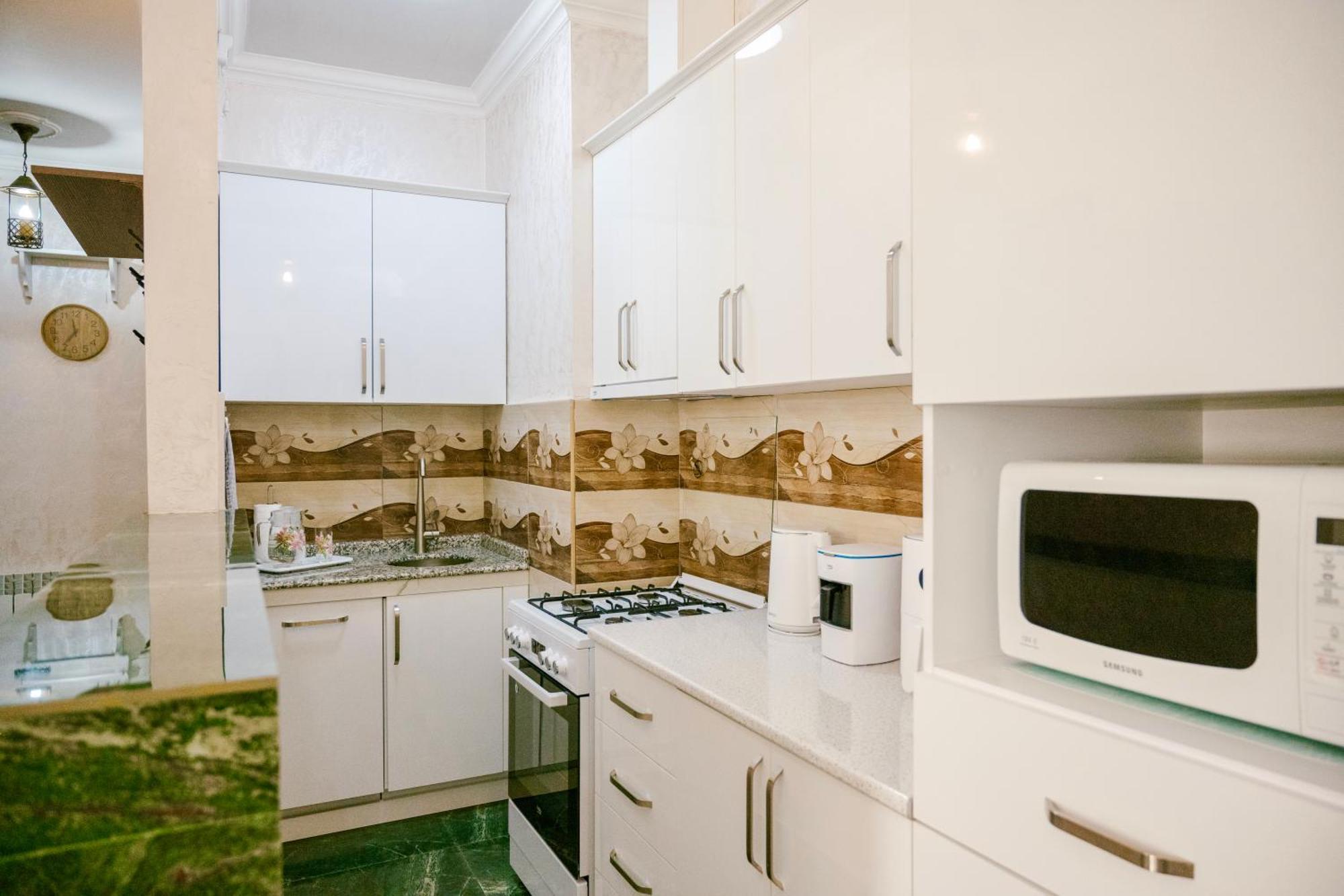 Ekaterine'S Apartments Batumi Phòng bức ảnh