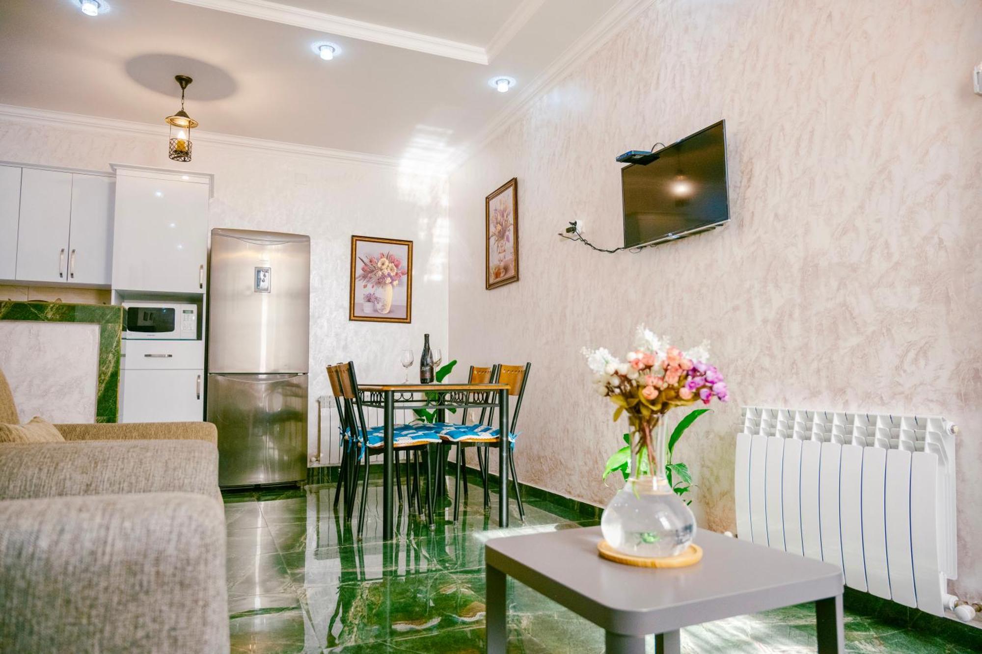 Ekaterine'S Apartments Batumi Phòng bức ảnh