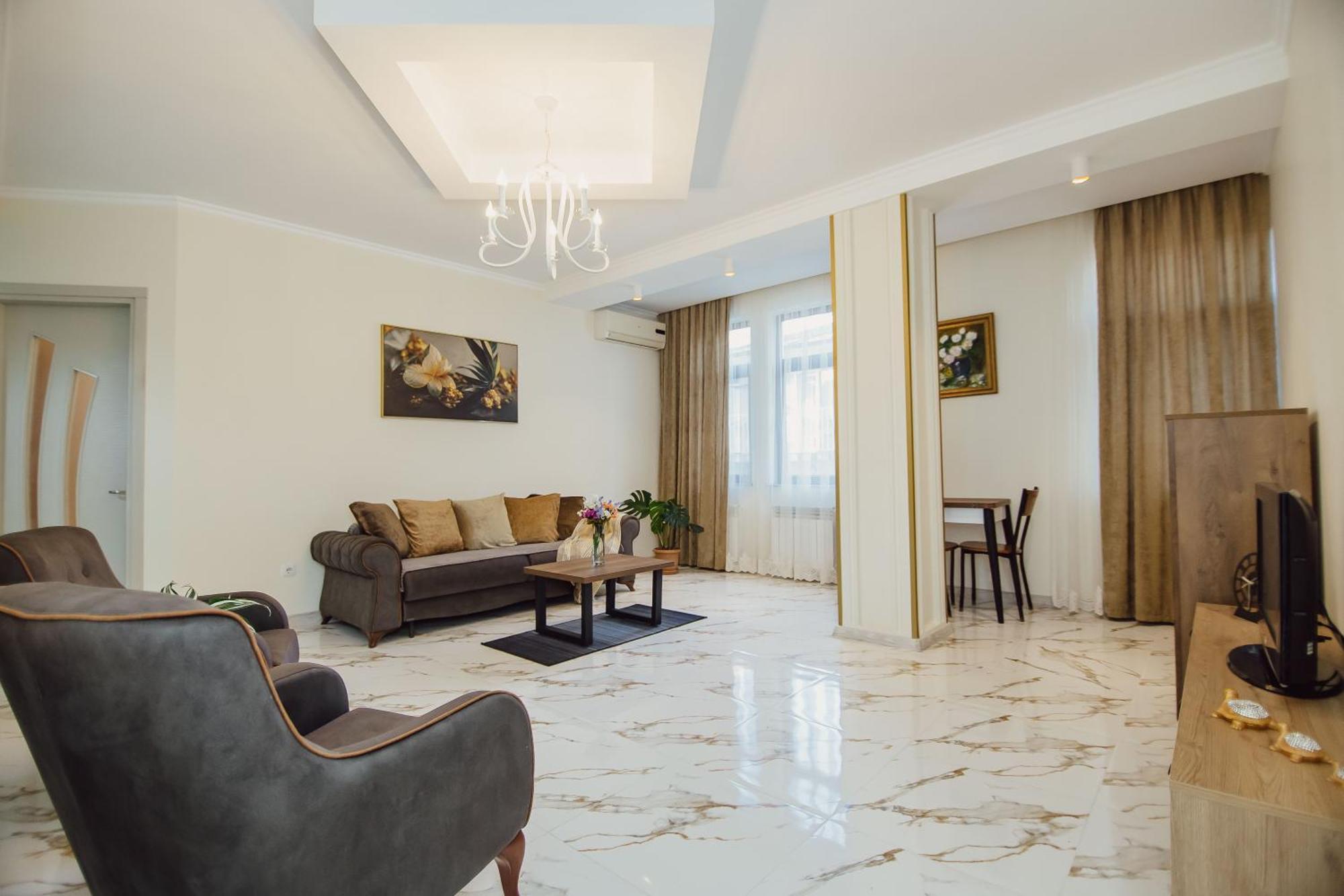 Ekaterine'S Apartments Batumi Ngoại thất bức ảnh